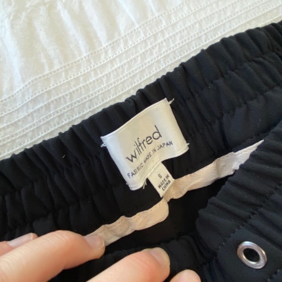 Aritzia/Lulu - Picture 4 of 15